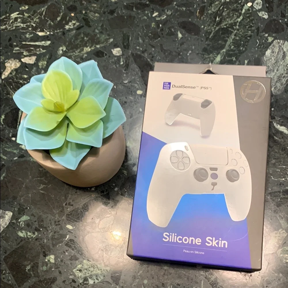 🌹 New • HYPERKIN PS5 Silicone Skin • For Play Station • PROTECT YOUR CONTROLLER!